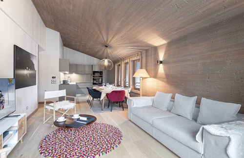 Megeve Apartment | New Apartment in Rochebrune, Megève: 2 Bedrooms, Pool, Gym, Sauna, and Hammam