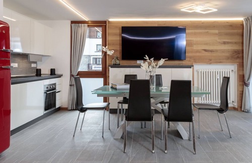 Cervinia Apartment | New apartment overlooking mountain, private garage, walking distance lifts