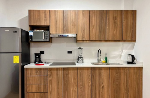 Quito Apartment | New Apartment Lightning-Fast WiFi and Metro Access