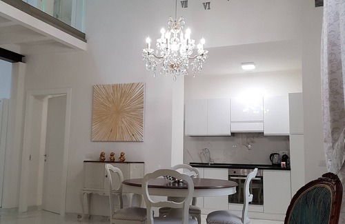 Duomo Apartment | New Apartment near Duomo with WiFi and Elevator