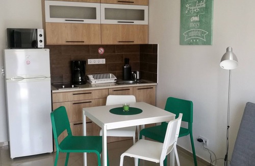 Siofok Aranypart Apartment | New apartment on the Goldufer with pool, Wylan, sauna in central location, Balaton 70m
