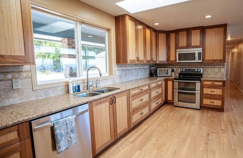Port Angeles House | NEW "Aurora Haven": World Top VIEW 10 Acer Privacy