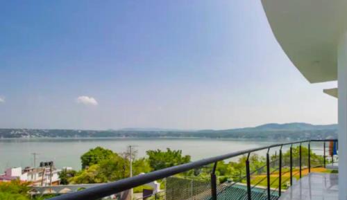 Tequesquitengo Apartment | NEW Bamboo Zolema