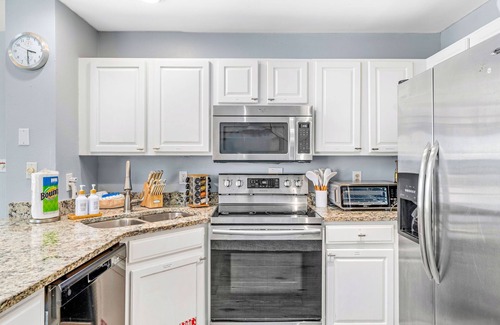 East End House | New~Beachfront~Pet Friendly~BeachGear~Pool Access~