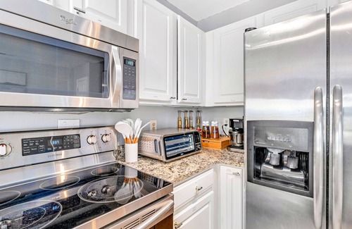 East End House | New~Beachfront~Pet Friendly~BeachGear~Pool Access~
