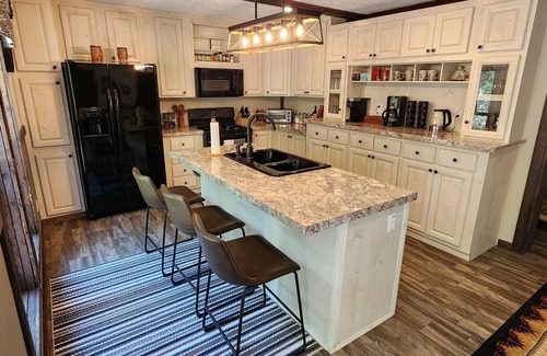 Blue Ridge Cottage | New, Beautiful and cozy house