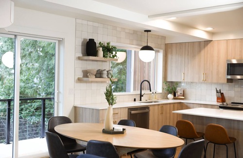 Downtown Vancouver House | New Beautiful Home - Next to DT! 3BD, 2.5BATH