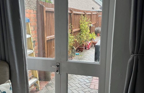 Rugby House | New Bilton Housen2 bedroomed close to town centre
