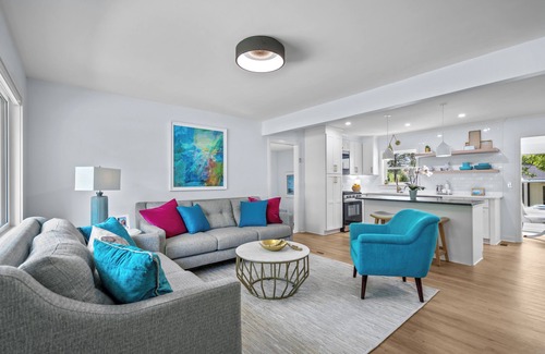 Wilmington House | NEW!Blue Pelican Getaway!Pet friendly, fenced in back yard! Sleeps 11 by beach!