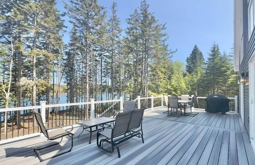 Steuben House | New Build 2023 Waterfront Home near Acadia with Hot Tub