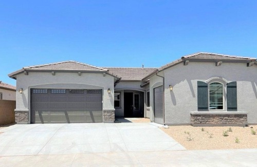 Laveen Village House | New Build 3bedroom house with WiFi just minutes away from downtown & the airport
