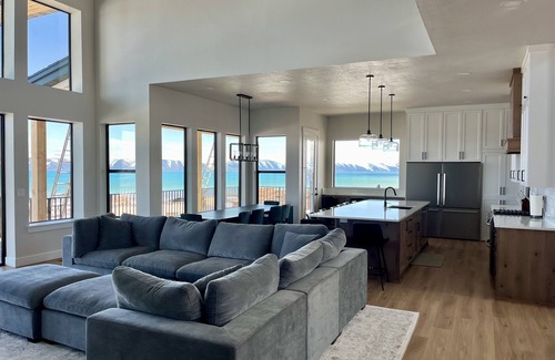 Fish Haven House | NEW BUILD! Bear Lake Escape. Spacious 6-bedroom house w/Private Beach Access!