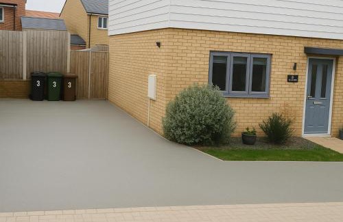 Wellingborough House | New Build, Large Drive! Ideal For Business or Relocation, Weekly & Monthly Stay