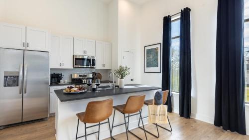 Nashville House | New Build Sleeps 12 2 Condos Modern Design Near Downtown Nashville