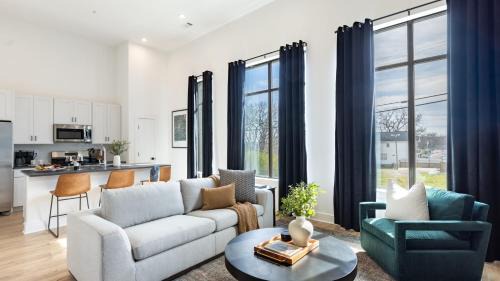 Nashville House | New Build Sleeps 12 2 Condos Modern Design Near Downtown Nashville