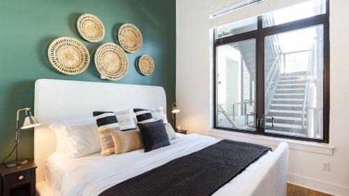 Nashville House | New Build Sleeps 12 2 Condos Modern Design Near Downtown Nashville