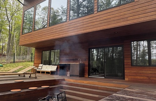 St Germain House | New build unique B Family At The Lake Cabin