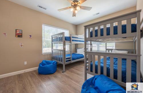 Branson House | NEW BUILD - Walk-In 3BR - 2 Pools - FREE TICKETS INCLUDED - FHG-208