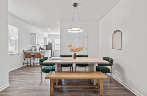 Durham House | New Built 3B Modern x Japandi Corporate Housingnn