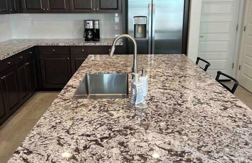 Roseville House | New built*corp/insurhousing*pet*close2shop*30+days