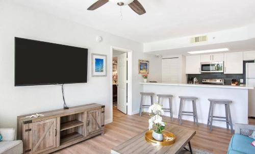 Key West House | New Butterfly Nest - Newly Decorated