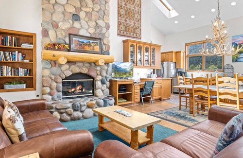 Estes Park House | NEW! Cascade Mountain Home by Estes Park Homes