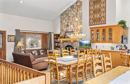 Estes Park House | NEW! Cascade Mountain Home by Estes Park Homes
