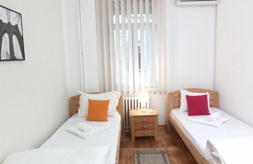 Terazije Apartment | NEW CENTER 4 BDR For 6 / 1min from Republic square