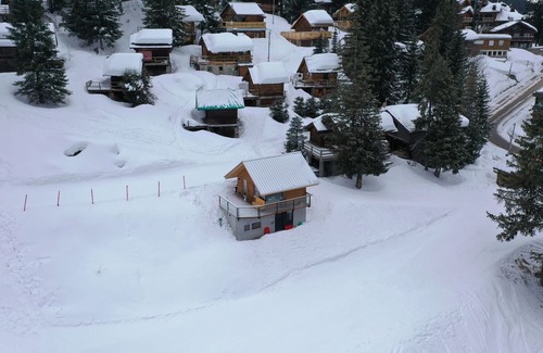 Courchevel Ski Chalet | New Chalet in Courchevel 1850, sleeps 6, ski-in/ski-out & wifi!