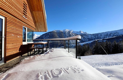 Courchevel Ski Chalet | New Chalet in Courchevel 1850, sleeps 6, ski-in/ski-out & wifi!