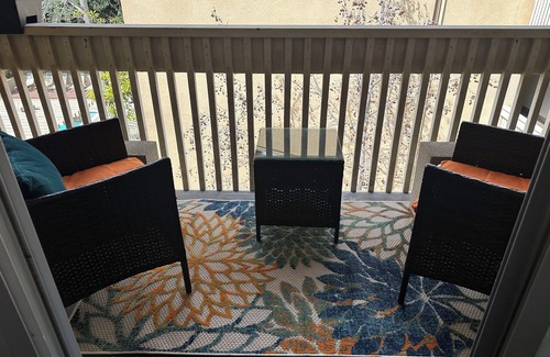 Pacific Beach Condo | NEW! Charming 1-bedroom condo in welcoming San Diego with fitness room, WiFi