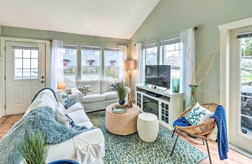 Birch Bay Cottage | NEW! Charming Cottage w/ Deck: Steps to Birch Bay!