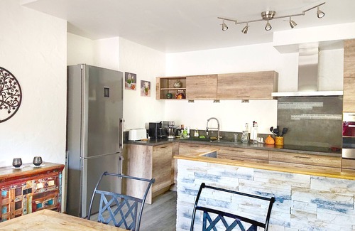 Lacoste House | NEW! Charming farmhouse in a green setting, wifi pool in the heart of the Lubéron