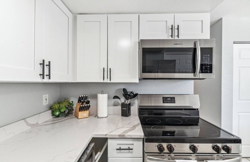 Berkley Apartment | NEW-Close to Confluence Park!