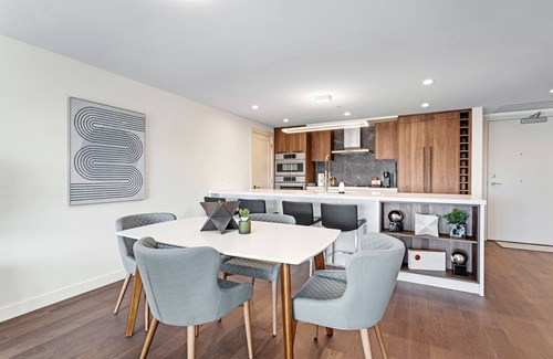 White Rock Condo | New Condo with Luxe Ocean view and King/Queen beds