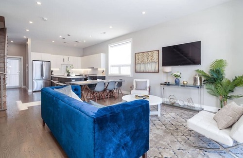 Killgubbin Apartment | New Construction Building in River North!