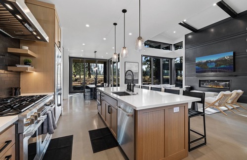 Truckee Villa | New Construction Home in Gray's Crossing w/Private Hot Tub, Gym & Media Room! Close to Skiing!