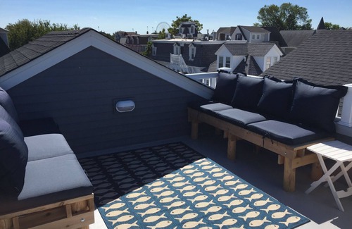 North End House | New construction in 2016. Top floor unit, 3 decks, walk to beach