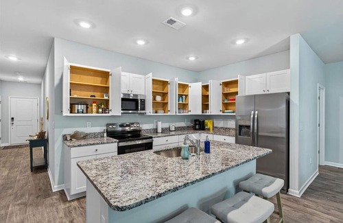 Sunset Beach House | New Construction! Sleeps 7! Short drive to Sunset &Ocean Isle Beach/Golf!