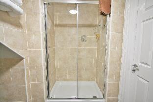 Gloucester Hotel | New County Hotel & Serviced Apartments by RoomsBooked