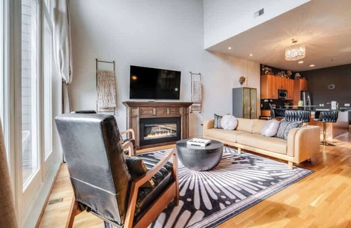 East Market District Apartment | NEW! Cozy Art Deco Condo | Vibrant NuLu District!