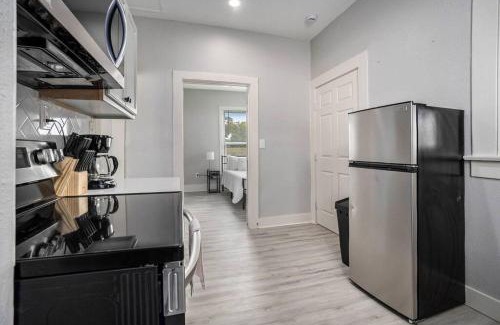 Galveston House | NEW! Cozy Beach Haven - 2-Bed - Beach - Downtown