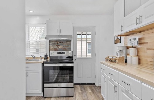 Laconia Apartment | NEW! Cozy & Modern unit w/Private HOT TUB and Backyard