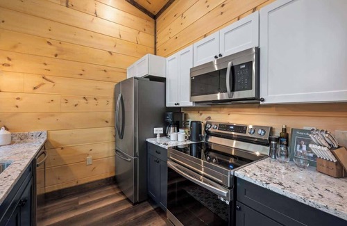 Chalet Village Ski Chalet | New Cozy Mountain Cabin + Hot Tub + Near Downtown
