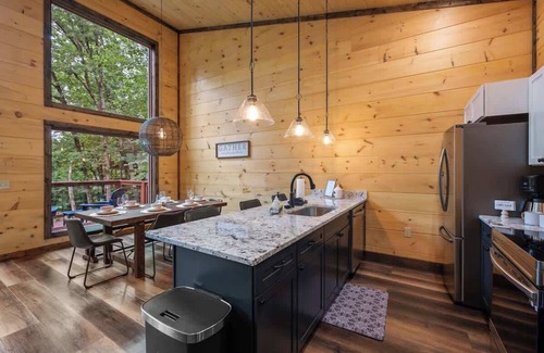 Chalet Village Ski Chalet | New Cozy Mountain Cabin + Hot Tub + Near Downtown
