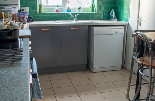 Wolverhampton House | New Cross Hospital ✚ Contractors Stays