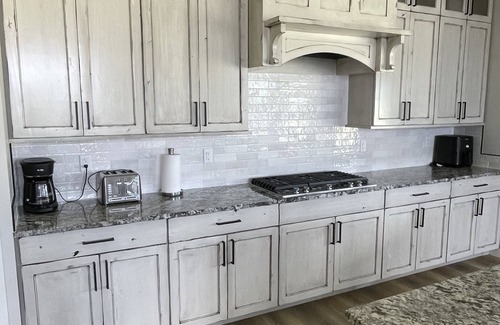 Island Park House | NEW~Custom 3 Master Suites~Waterfront Community~Near Yellowstone~AC~Hot tub~Wifi