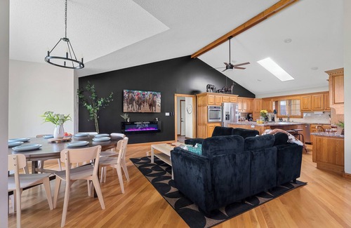 Coxs Creek House | NEW Distiller's Dream - Country House and Bar-n- 12 min to Downtown Bardstown