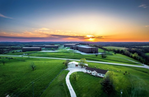 Coxs Creek House | NEW Distiller's Dream - Country House and Bar-n- 12 min to Downtown Bardstown
