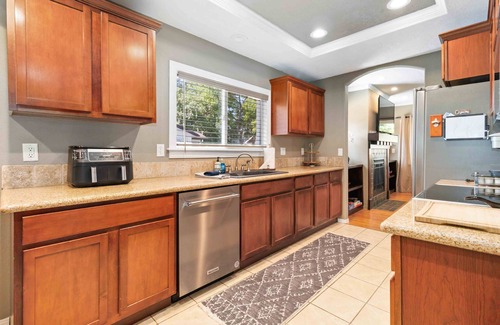 Morris Hill House | NEW! Dog Friendly w/Quaint Back Patio & Corn Hole | > 5 min to BSU | Walk to Coffee & More
